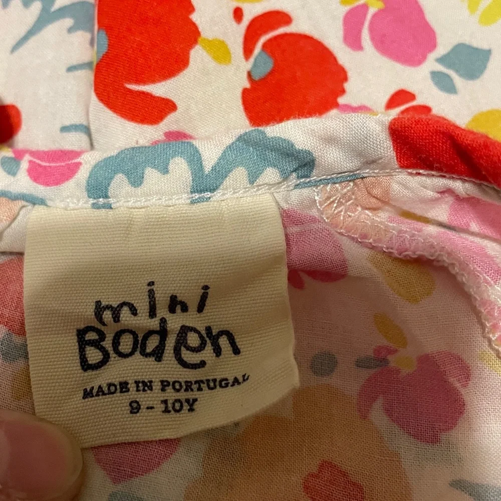 Mini Boden floral shirt sleeve top sz 9-10yrs